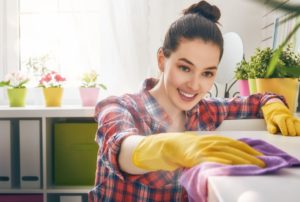Quel matériel confier à une femme de ménage ?