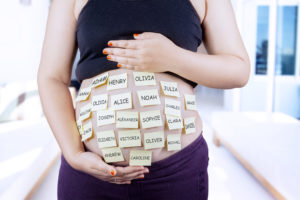 Maternité : Choisir le prénom de son futur enfant